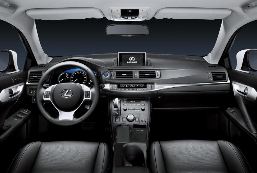  Lexus CT200h 2010 года  (фото 179 из 266)
